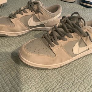 Dhgate gray Nike dunks